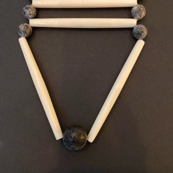 Tribal necklace hand made. Black with ivory colored beads of different shapes - Picture 4 of 6